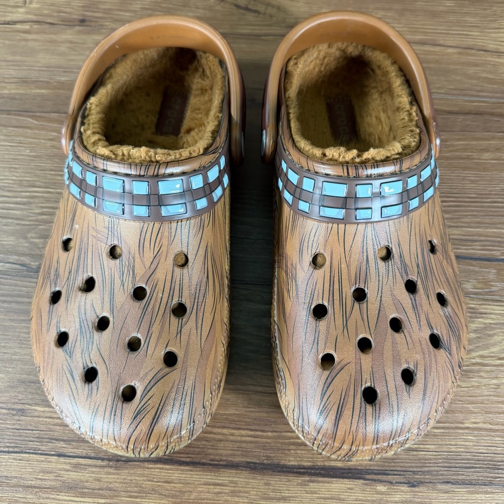 CROCS ‘Chewbacca’ Fleece Lined Clogs Slip-On Shoes Women’s Size 8 STAR WARS